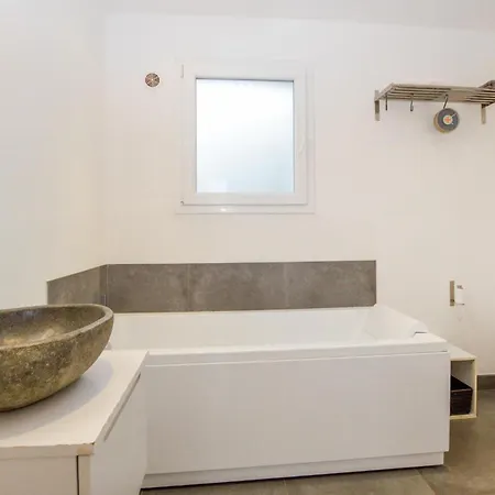 Semesterbostad Amazing In With Kitchen