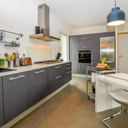 Amazing In With Kitchen *