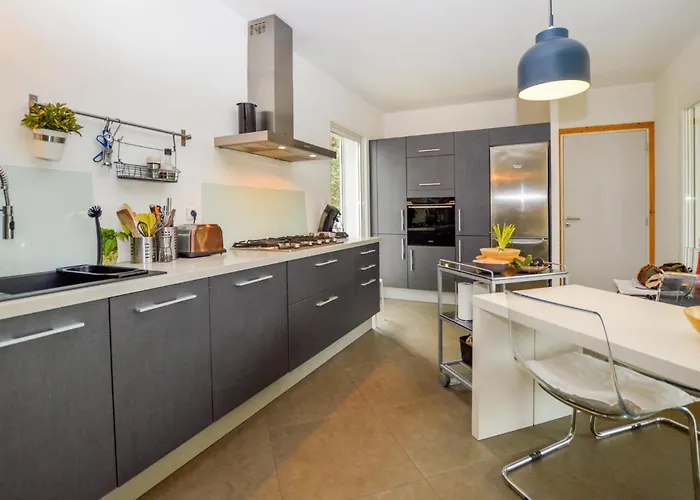 Amazing In With Kitchen *