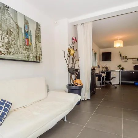 Holiday home Amazing In With Kitchen *