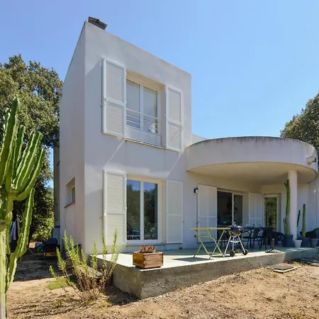 Amazing In With Kitchen Holiday home *